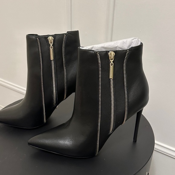 Brand new Marciano Sexy black booties for Spring - Picture 4 of 7